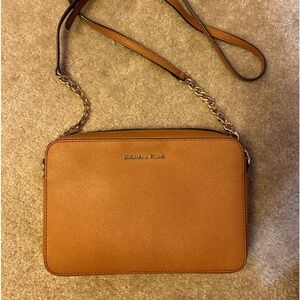 brown michael kors leather jetset crossbody purse